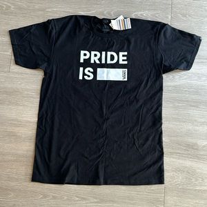 Men black vans pride tshirt BNWT